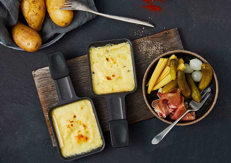 Pomme de terre au four à la choucroute, fromage à raclette et lard