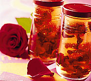 Rosenwasser: edles Aroma für Desserts, Gebäck und mehr